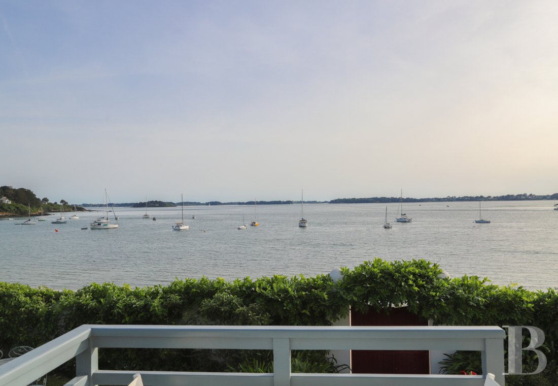 On the Île-aux-Moines, in the Gulf of Morbihan, a family house where you can almost step out onto the water - photo  n°9